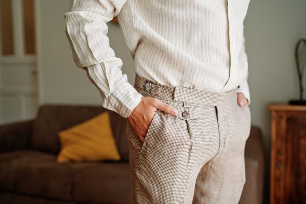Man wearing a trouser with a comfortable waistband.